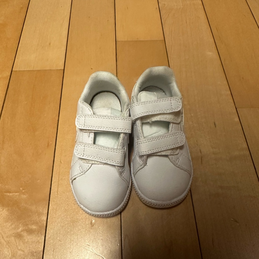 Nike toddler shoes
